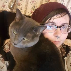 Meet your Posher, Claire